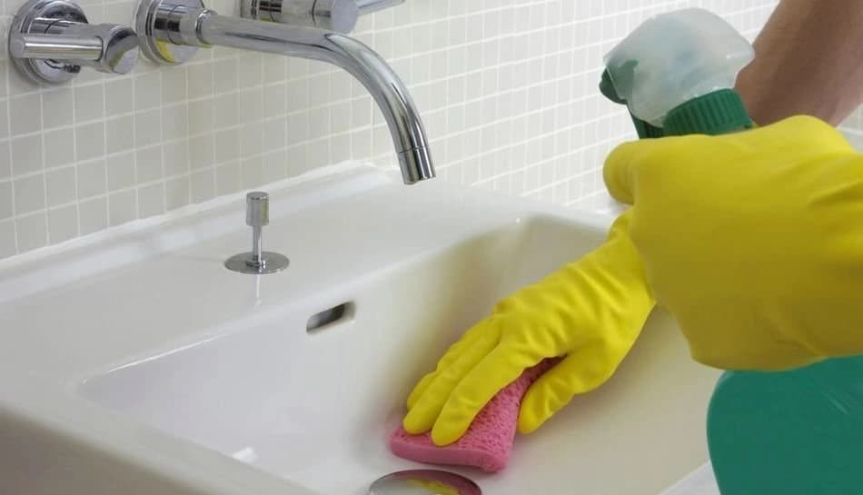 Bright, freshly cleaned bathroom.